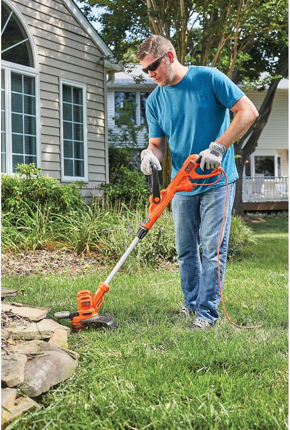 BLACK+DECKER Weed Wacker with Auto Feed, 14-Inch 2 in 1 String Trimmer Lawn Edger, Powerful 6.5-Amp Lightweight Electric Weed Eater (BESTA510)