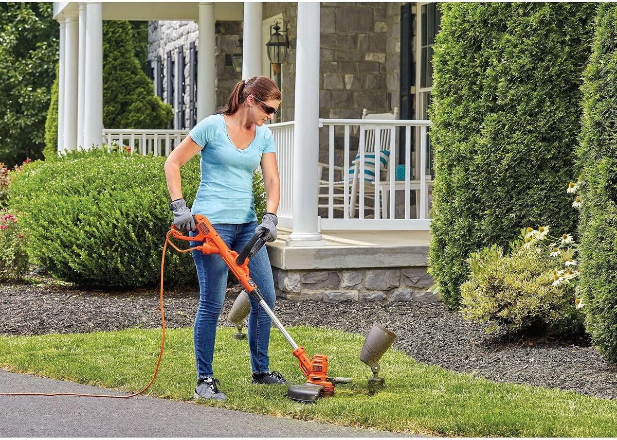 BLACK+DECKER Weed Wacker with Auto Feed, 14-Inch 2 in 1 String Trimmer Lawn Edger, Powerful 6.5-Amp Lightweight Electric Weed Eater (BESTA510)